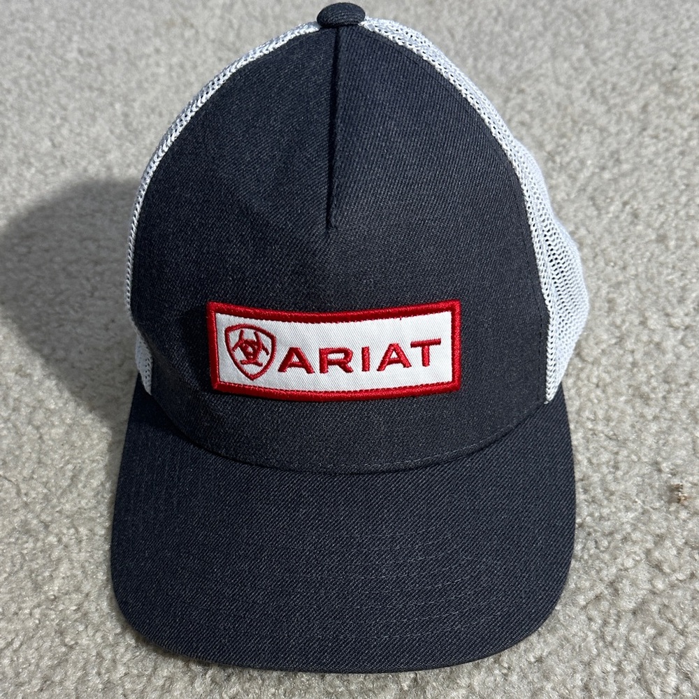 Ariat Grey and White Hat